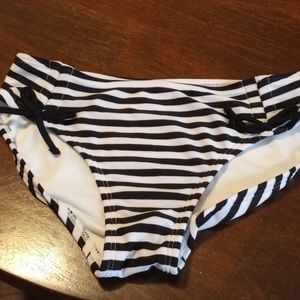Art Class Swim Suit Bottom Size L